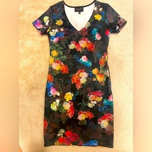 Romeo and Juliet Couture Tight Fitting Floral Dress